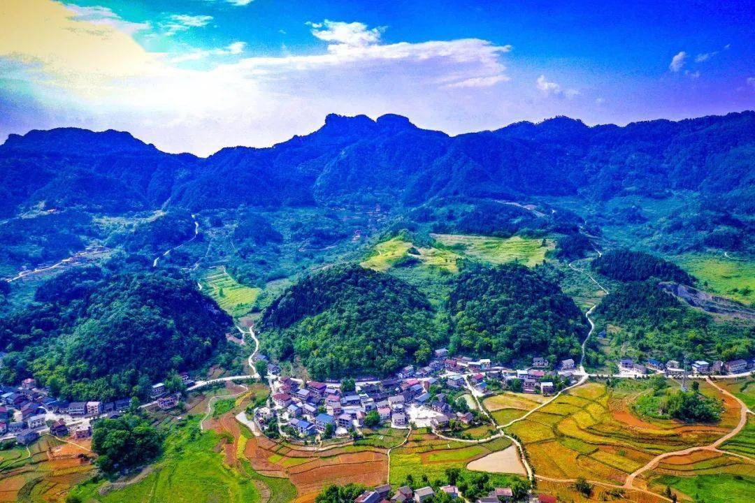 壮美明月山:长寿摄影师镜头下的自然奇观_游遥_洪湖犁_李炎