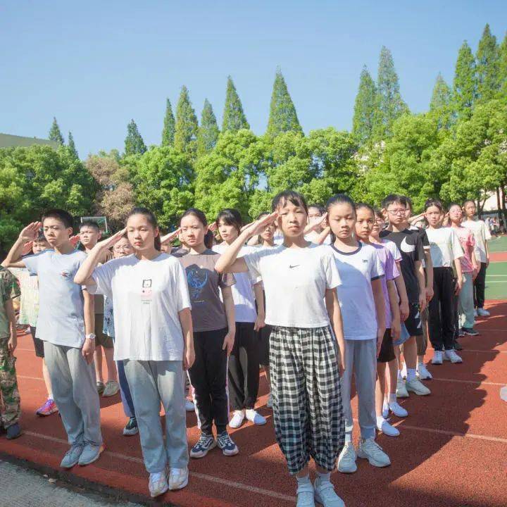 【红传育人】我校举行2023级新生军训_元培中学_初一_叶青峰