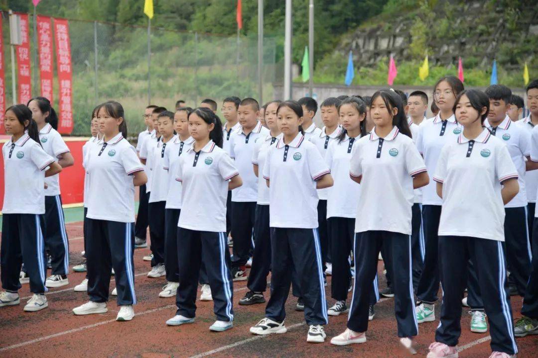 丨毕节东辰初2023级新生的"拔节"蜕变记_训练_少年_教育