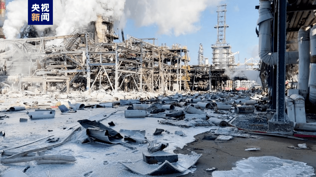 事故管道弯头夹具边缘处泄漏