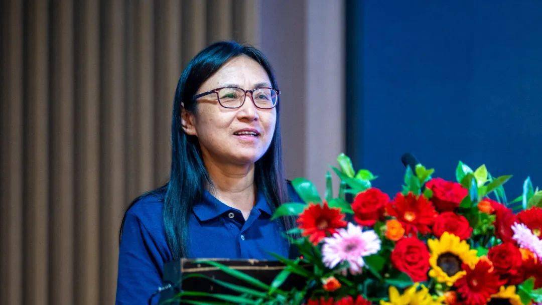 7,陈丽新武汉大学历史学院特聘副研究员李龙俊以《郑国铜器墓的组合