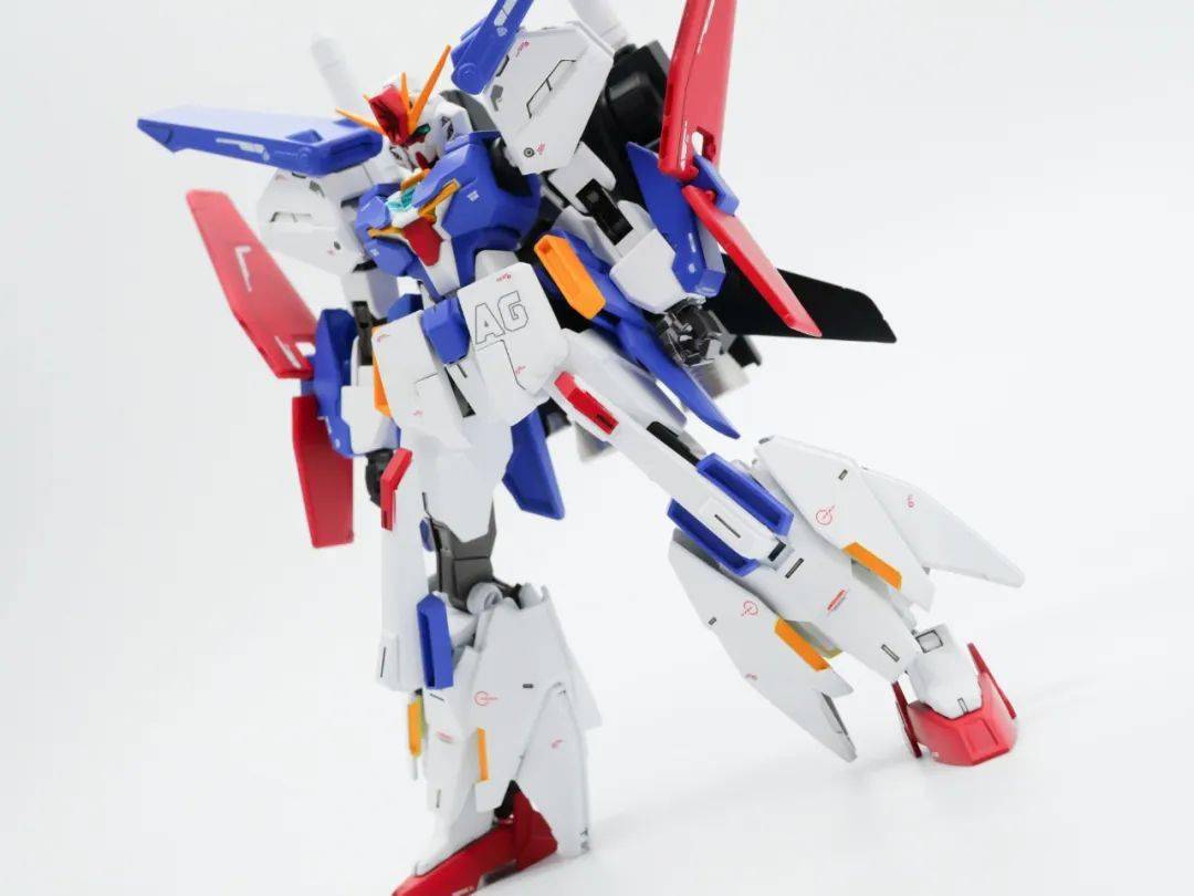 生化危机既视感……钢沃尔瓦王牌专机,给夏亚开的?