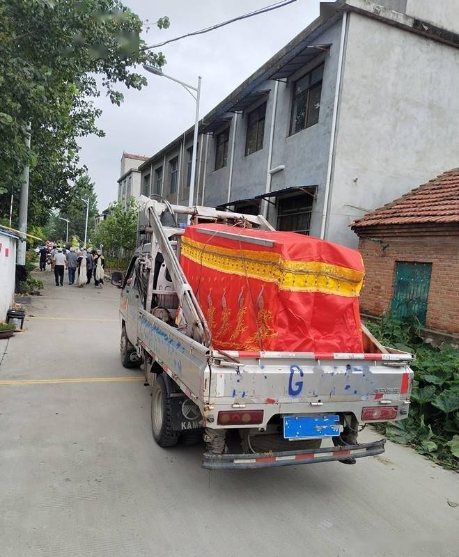 冷门创业生财门路:棺材变成时尚品和玩具,无聊至极,有趣至极_柳州