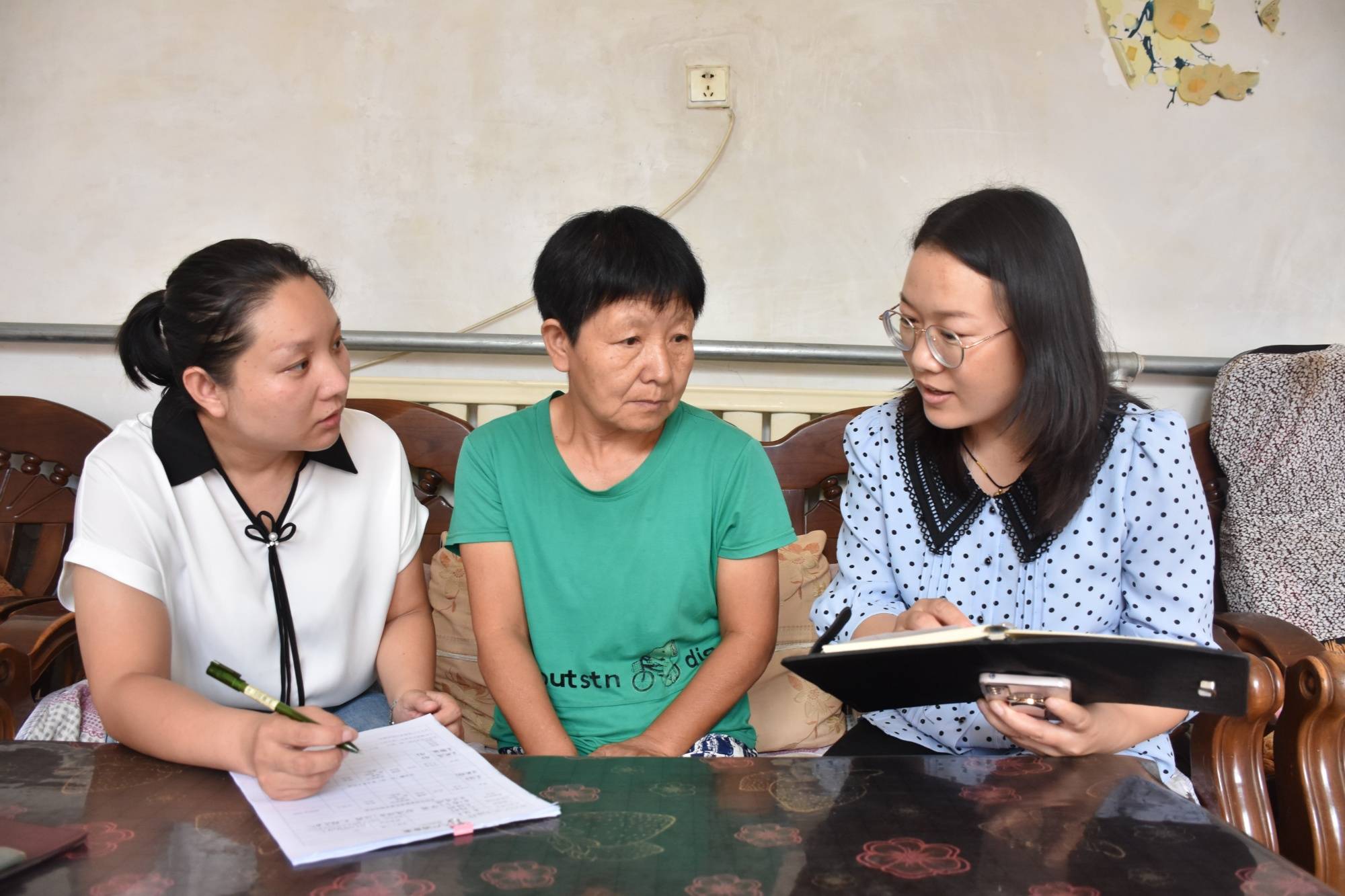 河北清苑:政务服务"送上门" 服务群众"零距离"_低保_综合_生活