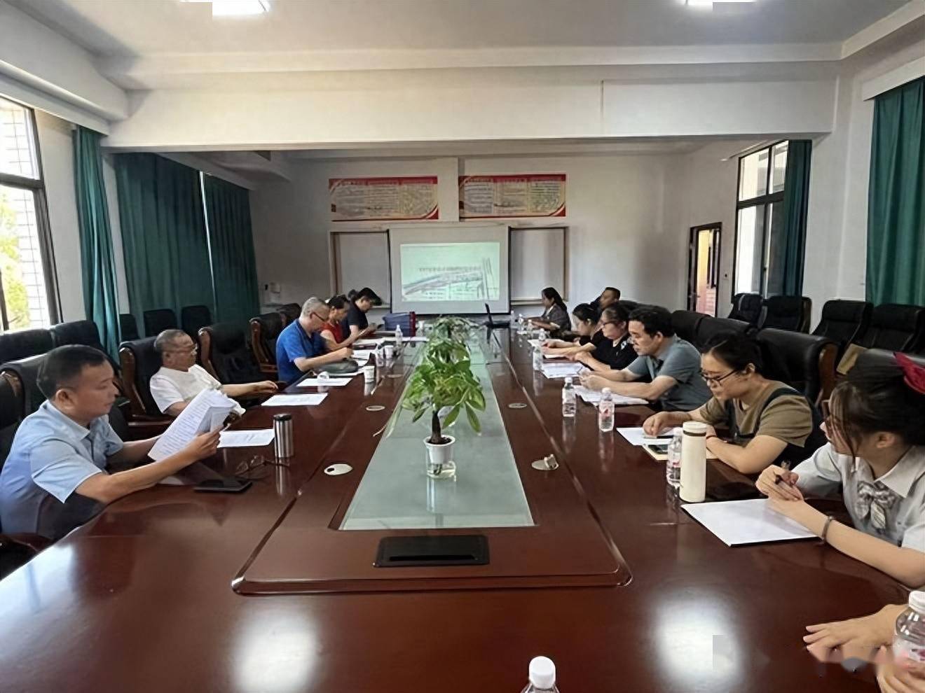 桃源漆河镇中学举行省教育科学规划"十三五"立项课题结题鉴定会_研究