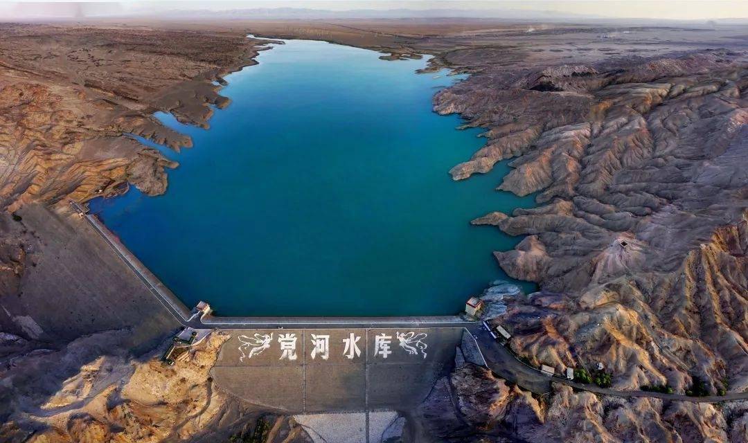 供图)敦煌绿洲由党河滋补,发源于祁连山的党河,全长390公里,流域面积