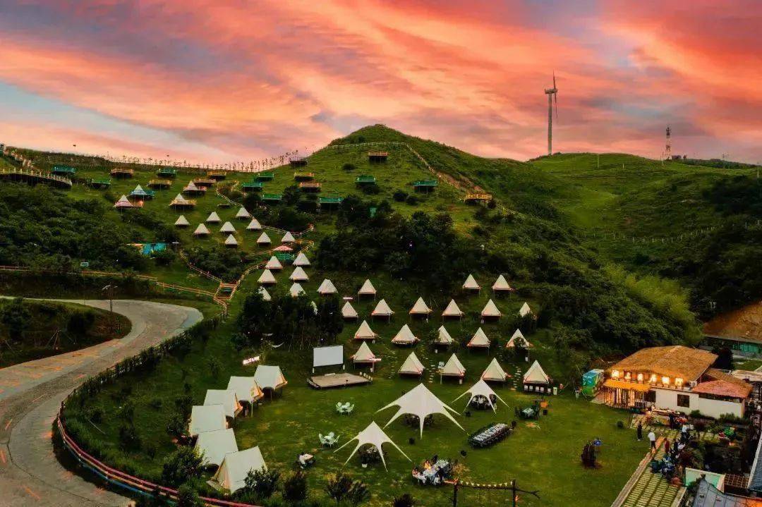 国家文旅部授予仰天湖大草原国家5c级营地荣誉牌_活动_游客_旅游