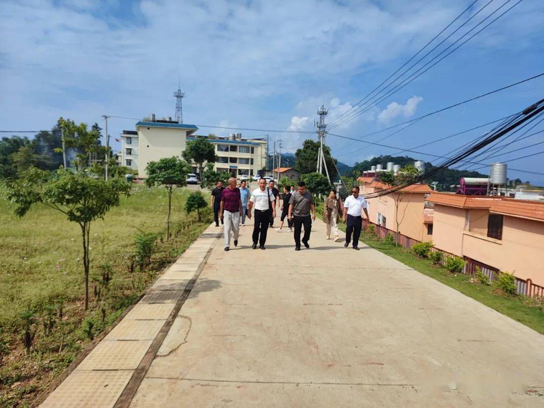 准备工作督导检查组深入西山乡中小学开展督导检查_教育_情况_芒市