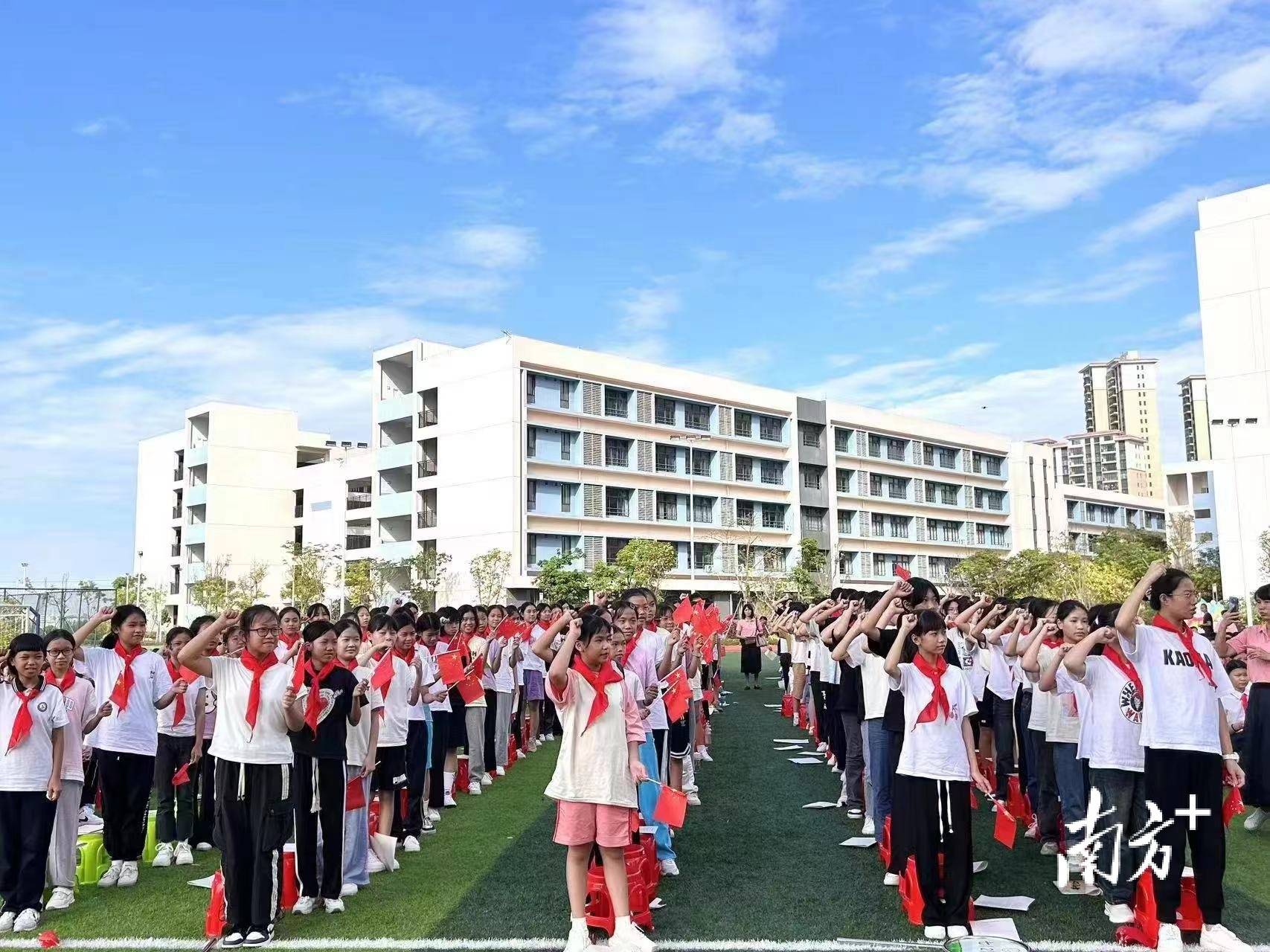 "茂名市人大代表,电白区电海中学初级中学副校长梁宁说,师生家长共同