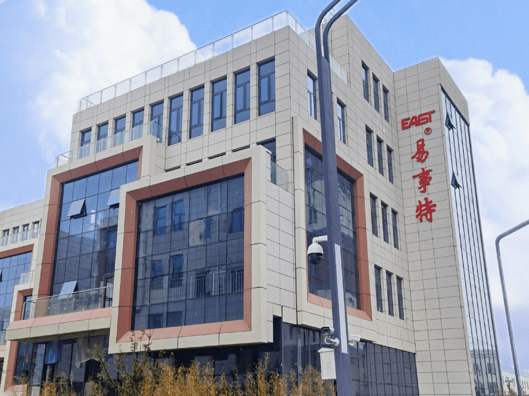 智能化系统集成公司总经理王可岗和西安研发中心总工程师马超群等热情