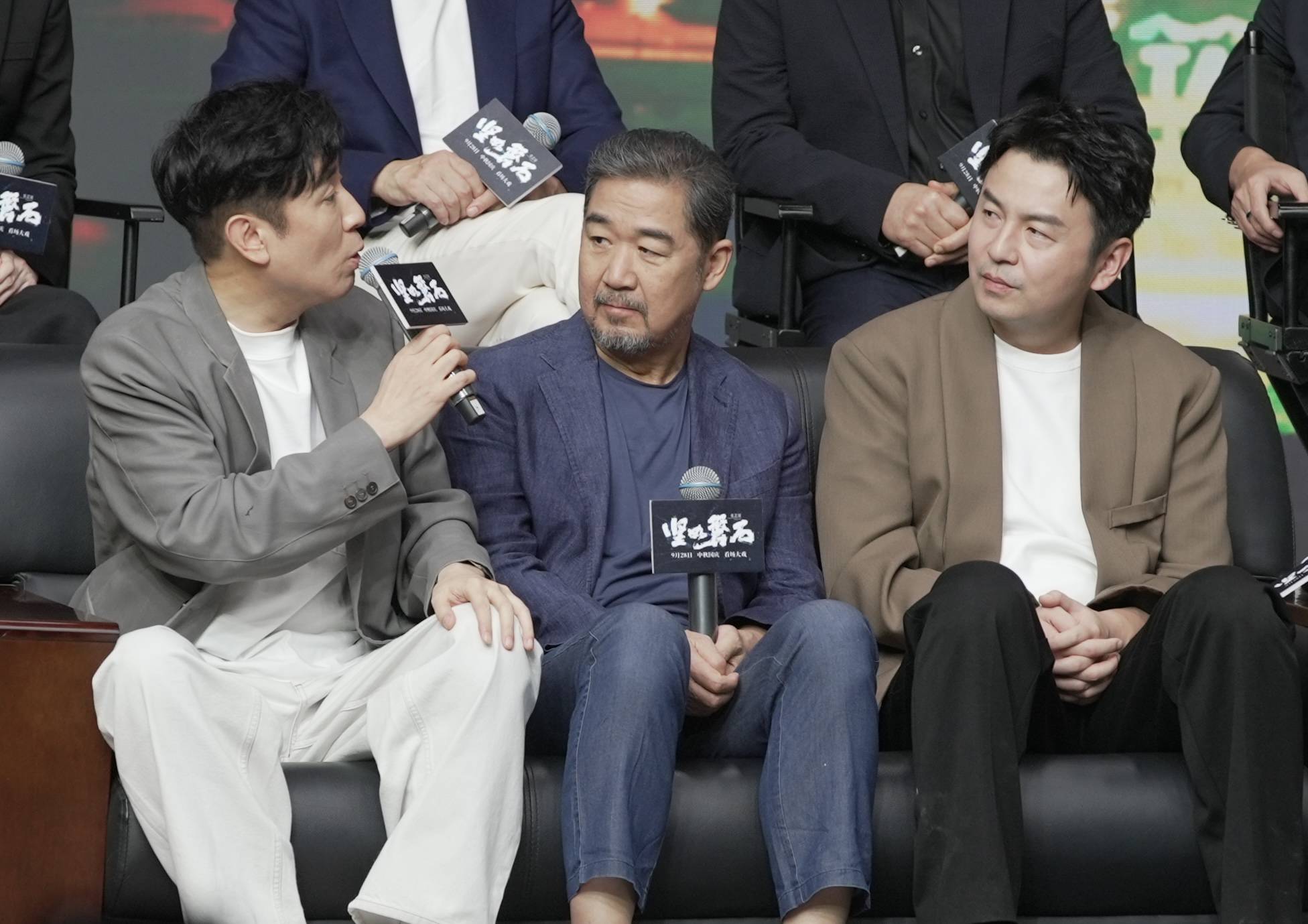 举办发布会,张艺谋称雷佳音是"不可低估"的演员_张国立_于和伟_合作中