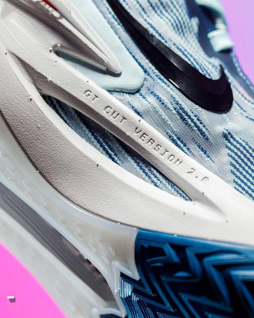 缓震单元▼ 人字纹外底 & 全掌 air zoom strobel 气垫▼ 官方拆解图