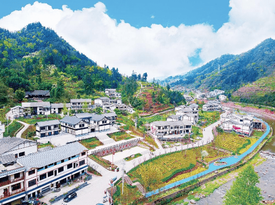 扎西镇石坎社区庄子上村全貌红色基因润童心威信县扎西红军小学现有教