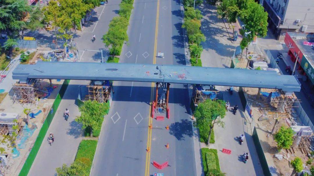 滕州北辛中学人行天桥主桥梁底架设完成!_过街天桥_师生_市民