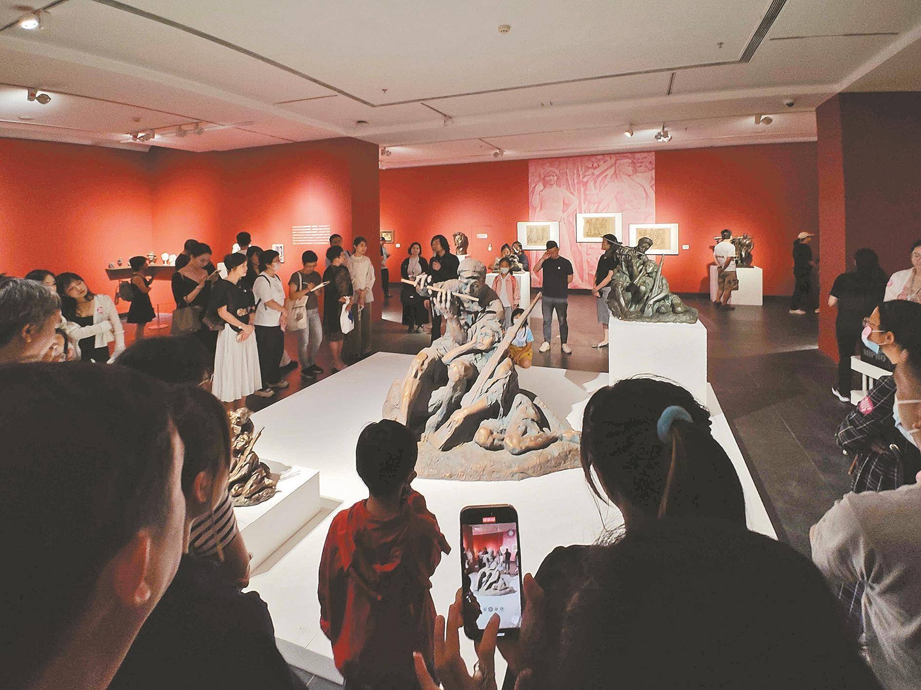 手机屏幕脱胶:潘鹤与新中国雕塑研究展在广东美术馆开幕-第2张图片-太平洋在线下载