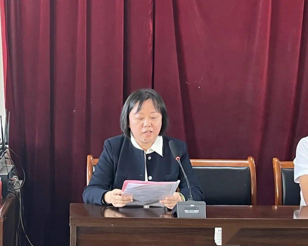 teacher教师节快乐滨河集团代表唐榆尧发言滨河集团向景泰二中捐赠