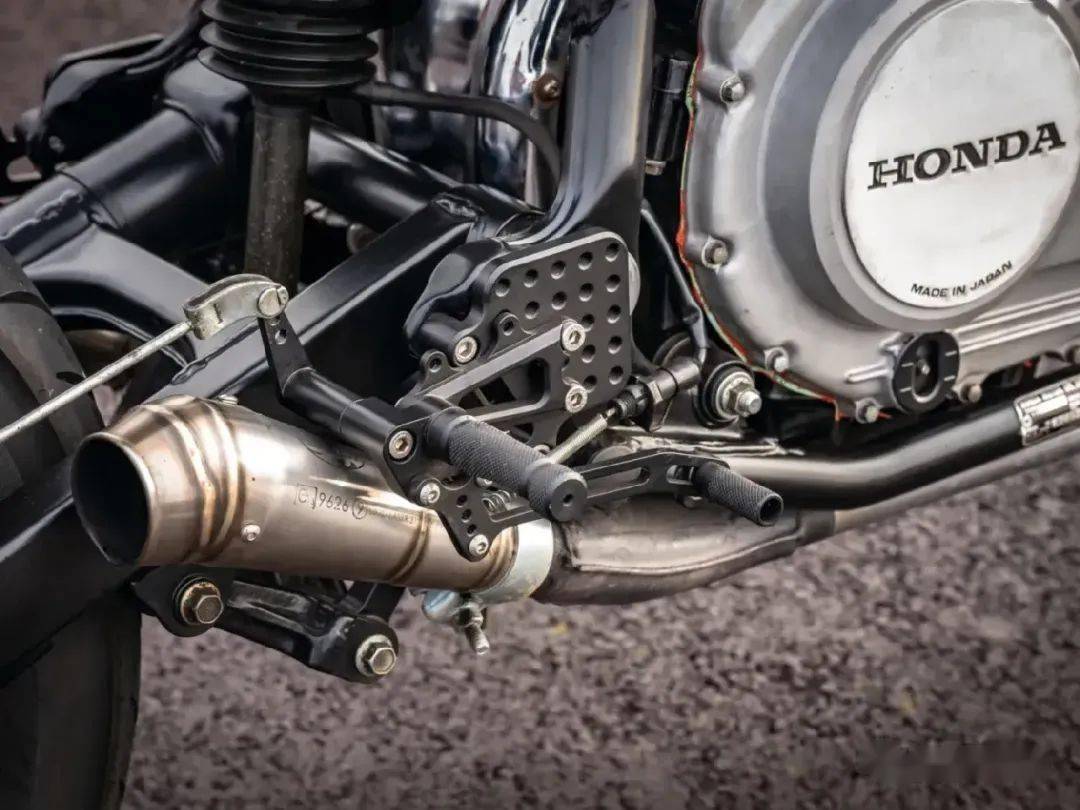 来自1982年的本田v4:honda vf750 sabre | 每日一车_搜狐汽车_搜狐网