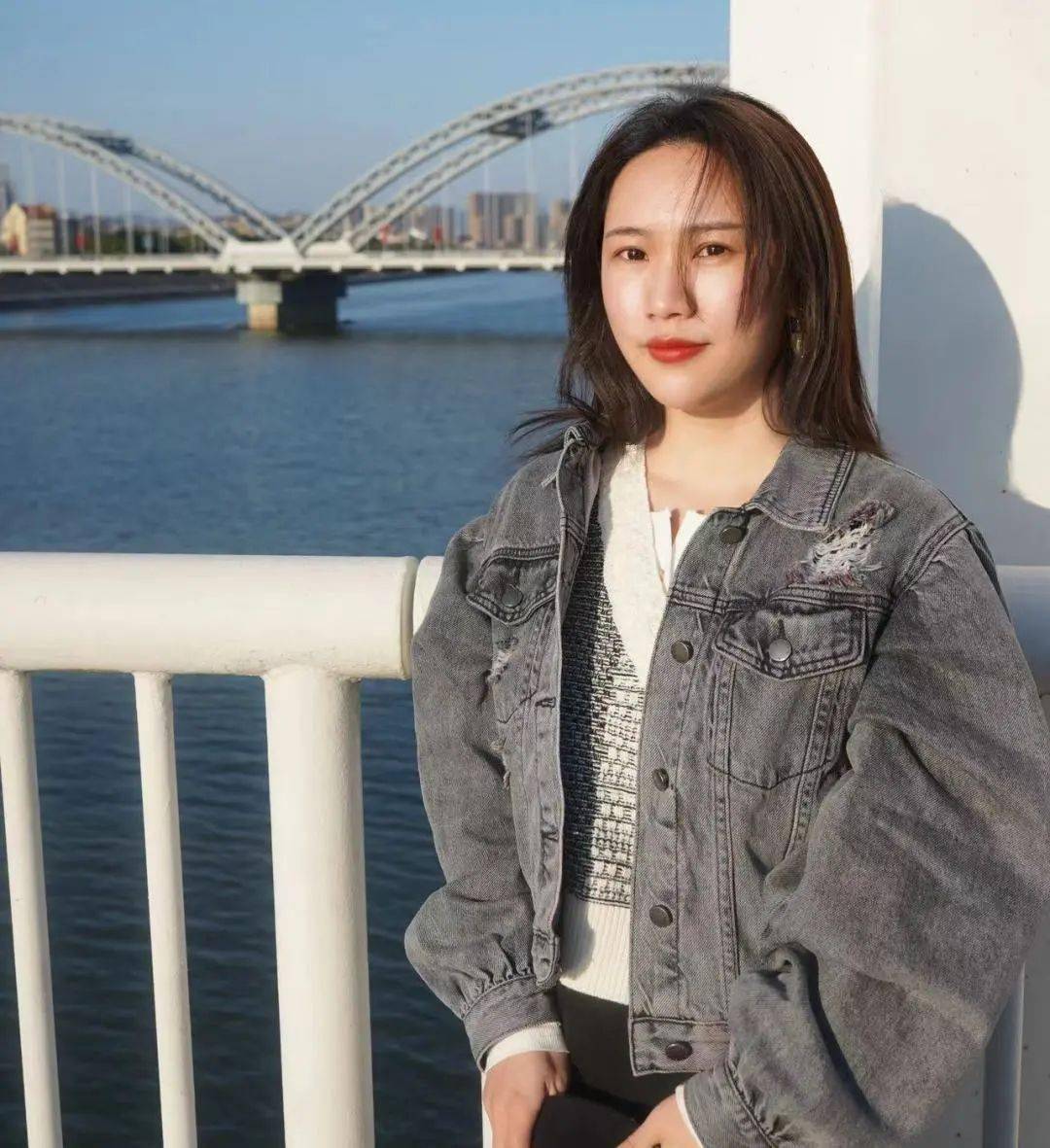 诸暨市草塔中学教师.