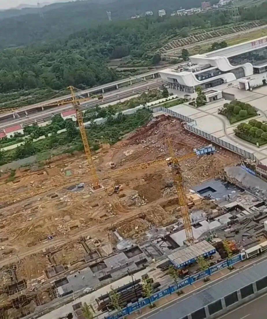 建设中的隆回县高铁新城综合客运枢纽站_的要求_旅客_公路