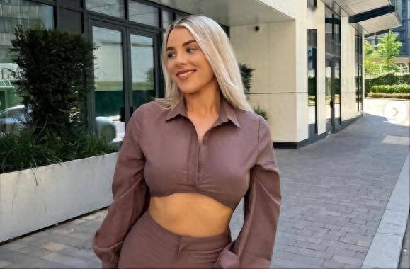 成人女星回归足坛还进球?