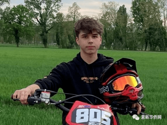 17岁意大利少年被警察撞死后,父母竟然收到市政府要求"清理马路血迹"