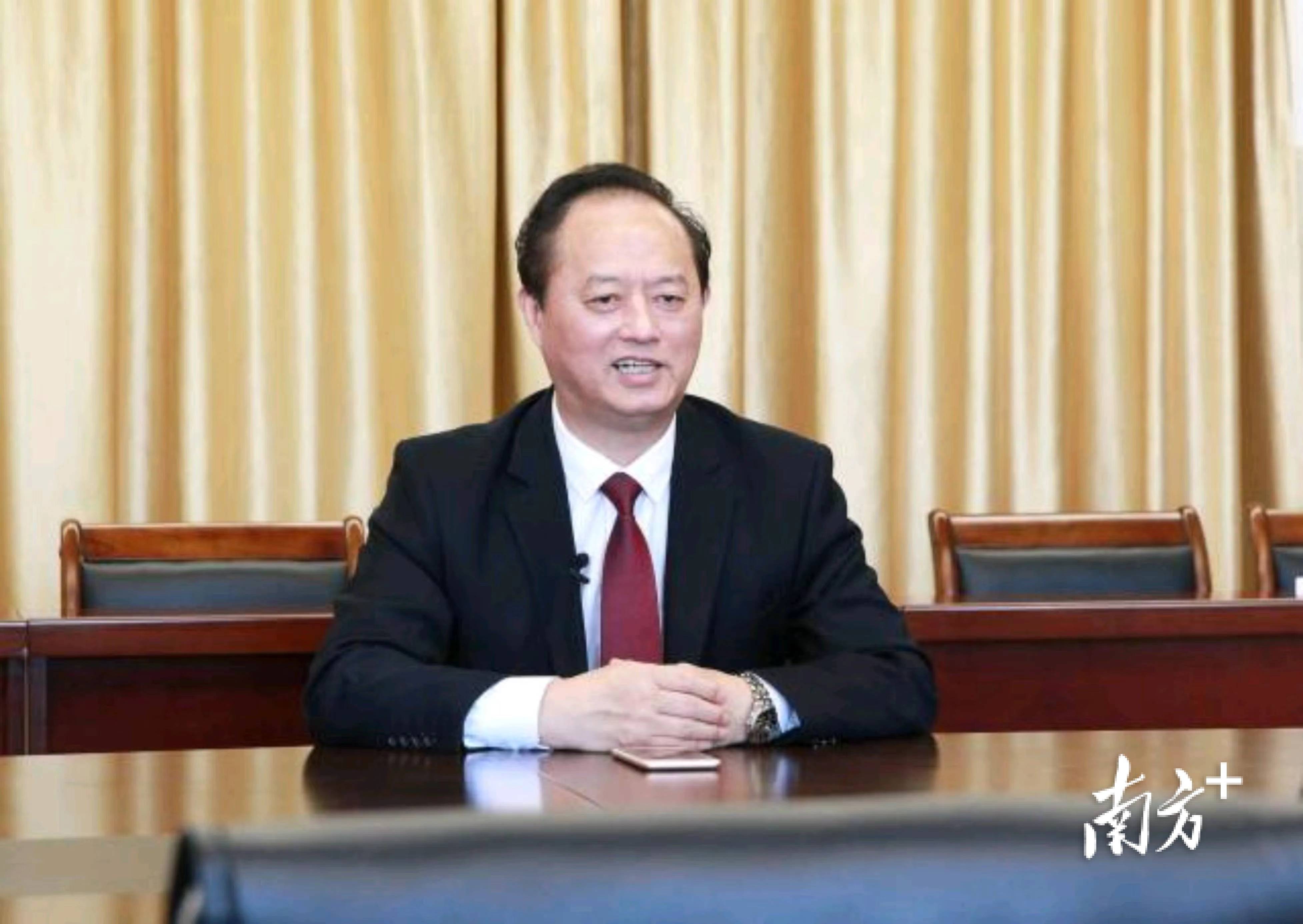 北滘中学,国华纪念中学校长季德华.