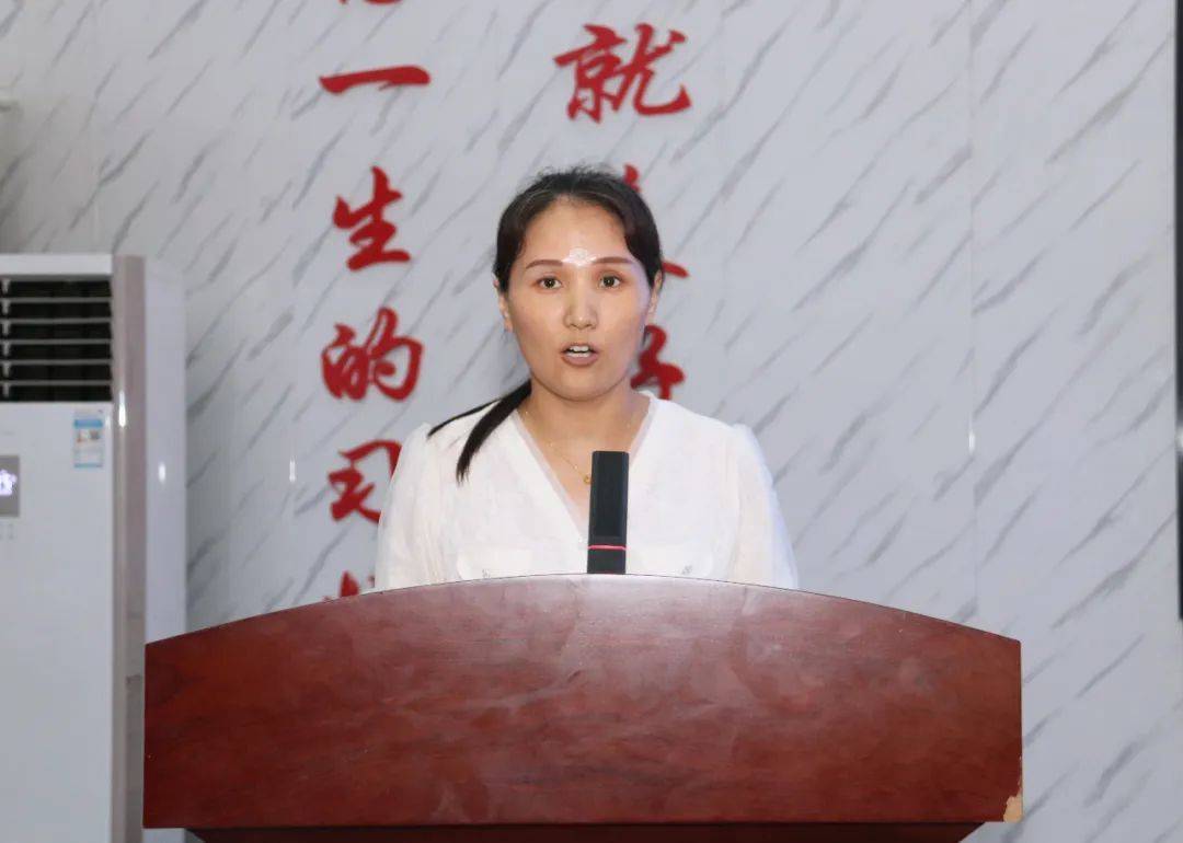 潜学蓄能量 深耕待花开 | 温县一中举行班主任经验交流报告会_管理