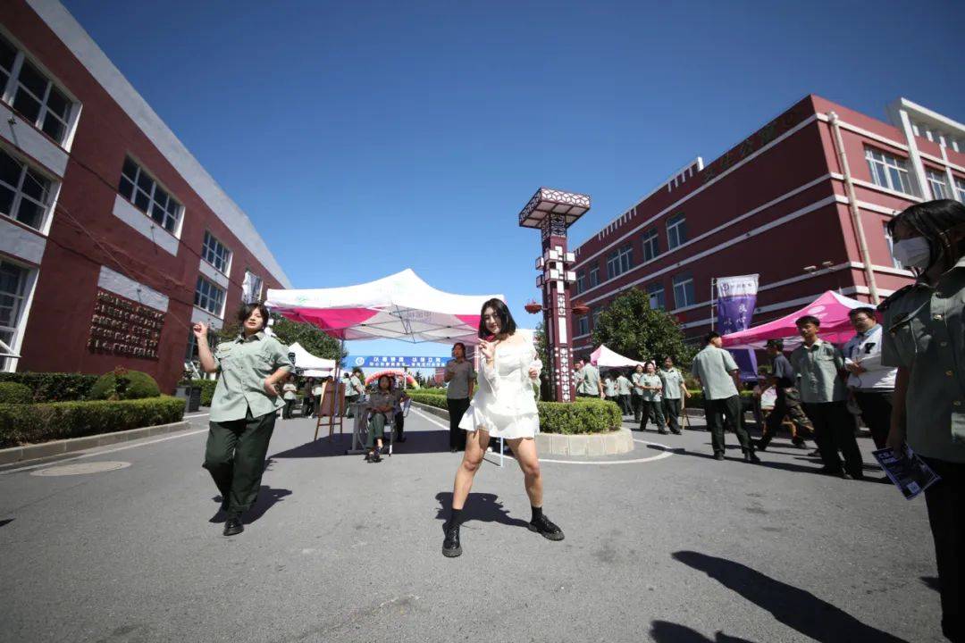 湖北军事经济学院襄樊分院_湖北军事经济管理学院地址_湖北解放军经济学院