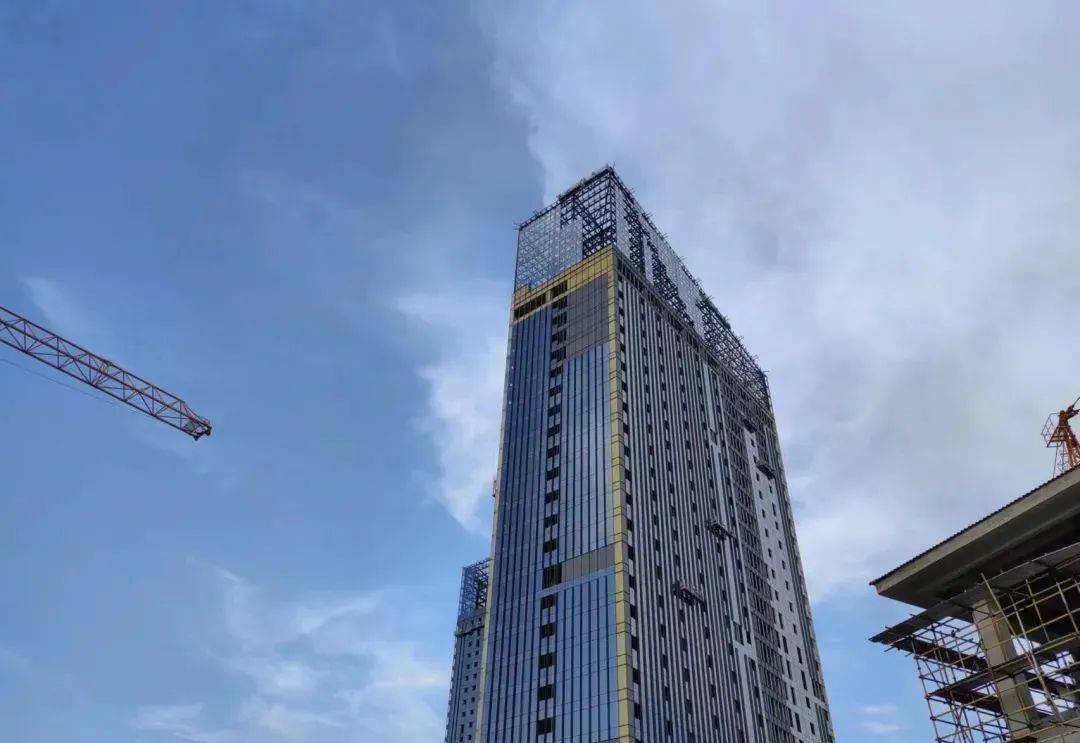 清徐67东湖国际酒店建设最新动态来了!_围墙_柱子_自行车棚