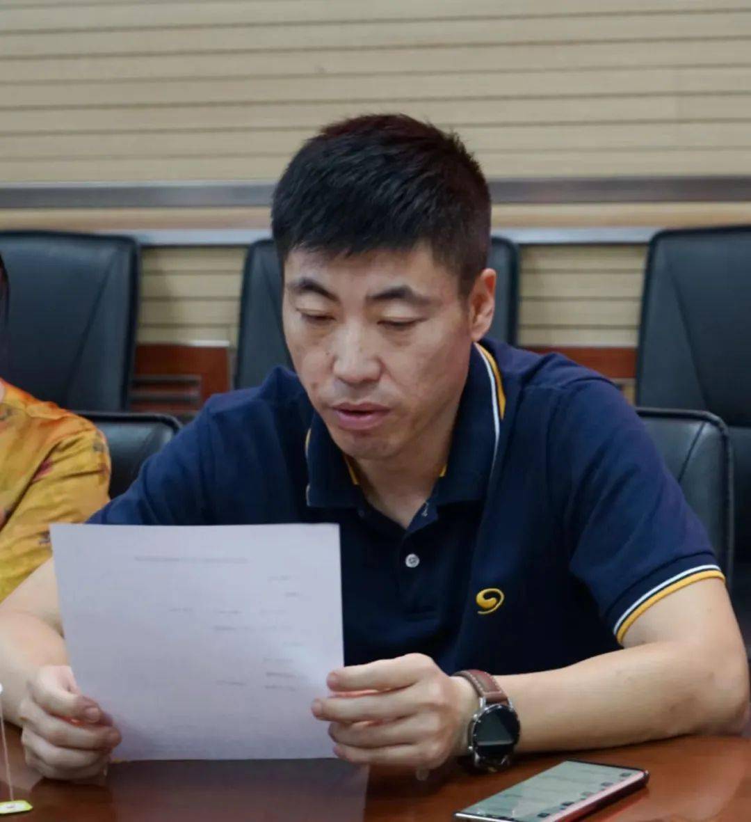 首先,副校长王楠宣读了教学和班主任师徒关系名单.