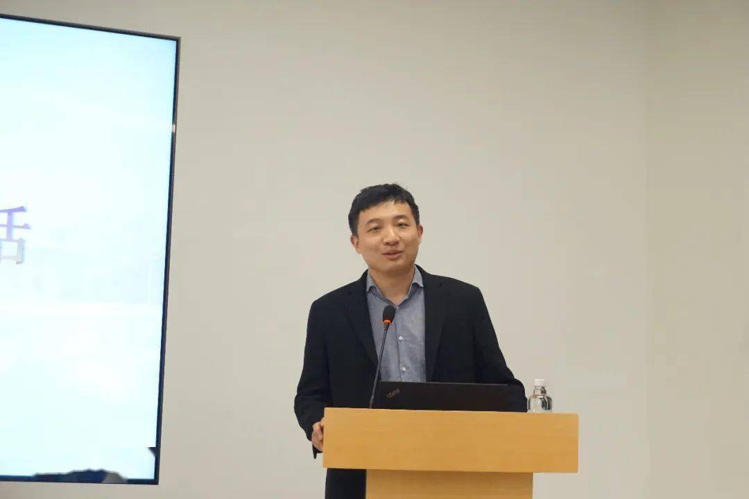 字班新生见面会在北体育馆教工之家举行,清华大学体育部主任刘波老师