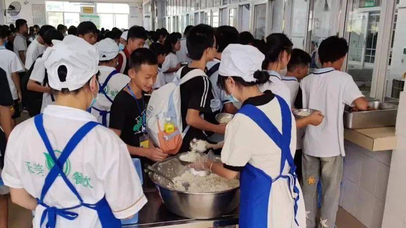 石柱民族中学食堂图片