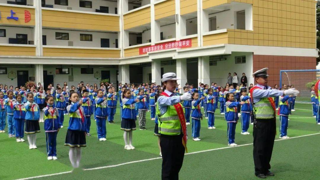 金台区9月7日,金台区三迪小学邀请学校法治副校长——宝鸡市中级人民