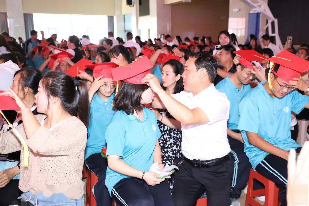 【微石楼】石楼中学举行2021级学生成人礼暨师生共勉共进承诺大会