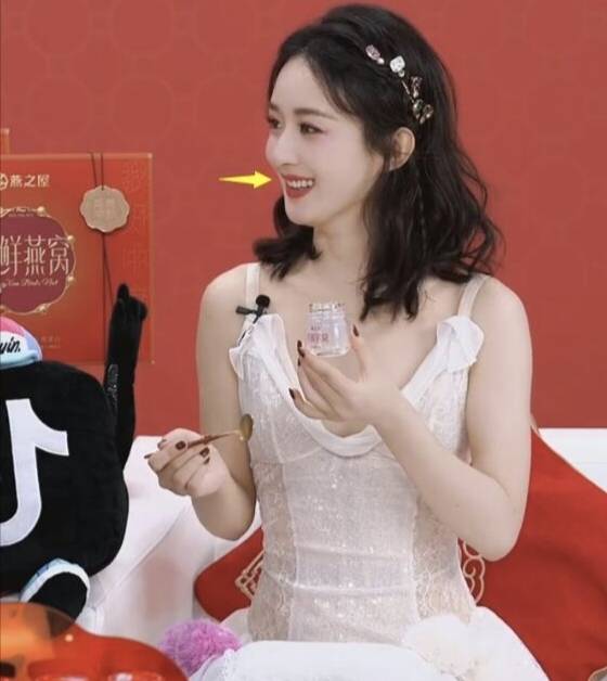 35岁赵丽颖赢麻了!
