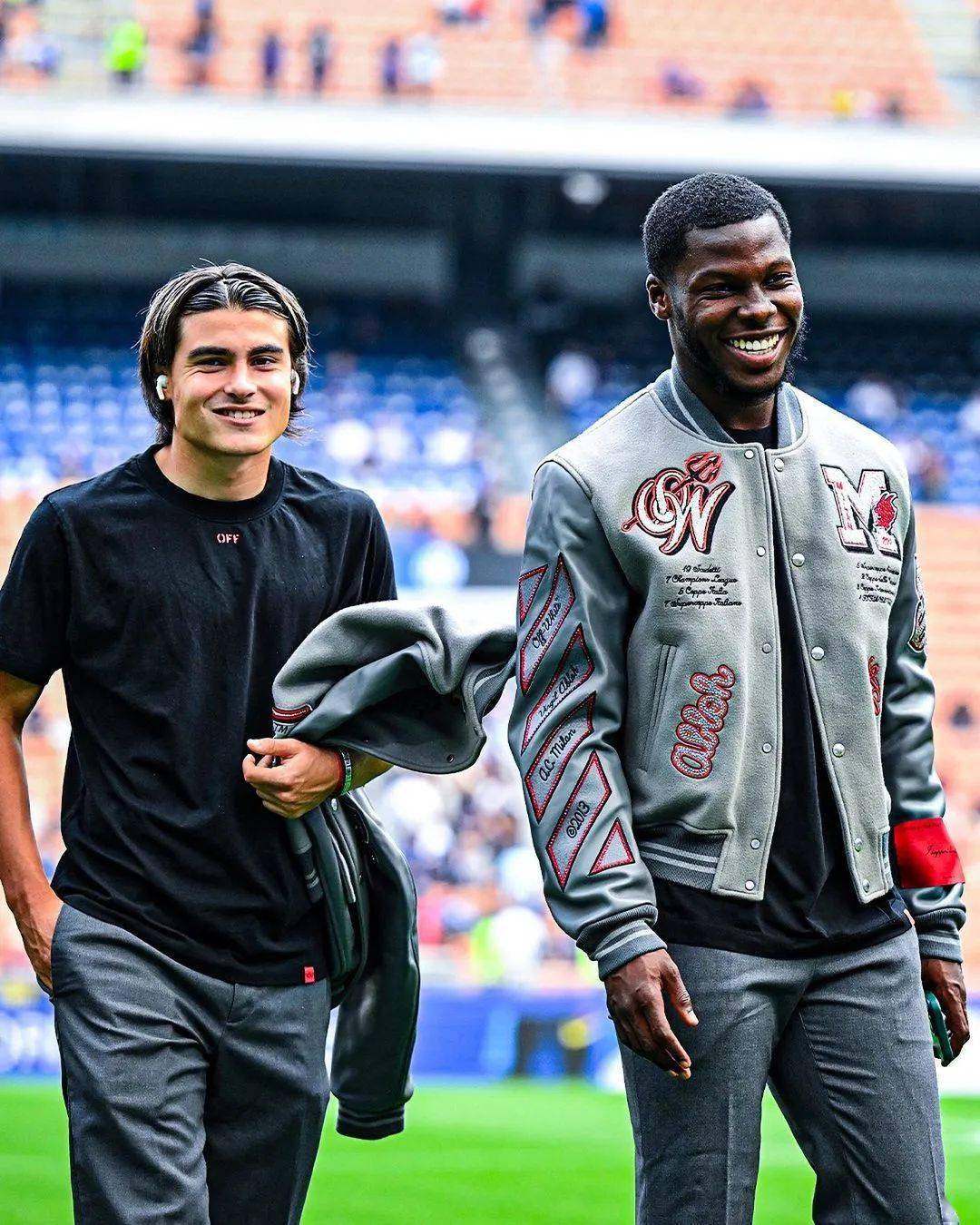 "小恶魔"棒球服新设计公布_上身_双方_微博