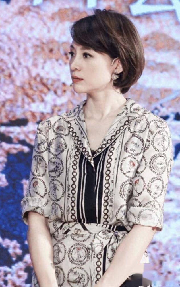 有一种优雅叫"董卿"!