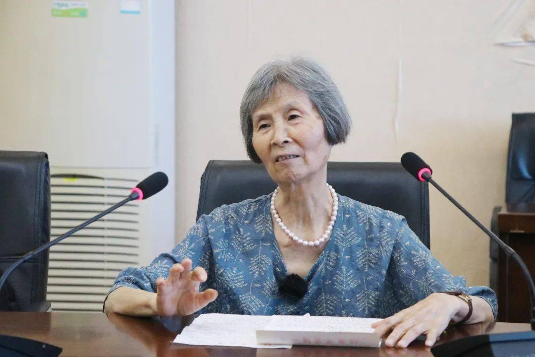 要珍惜在莲塘一中学习成长的机会,珍惜社会各界特别是梅老师和学校