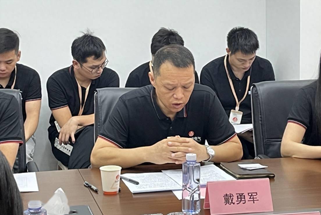 武汉智瑞捷电气技术有限公司总经理戴勇军首先代表公司