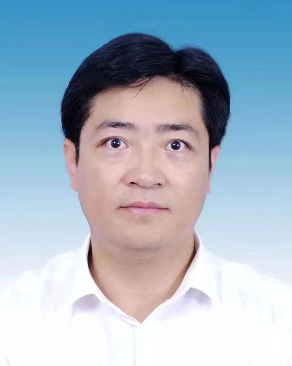 刘河生江西省"最美书记校长"在信丰中学这片爱与责任的摇篮,涌现了