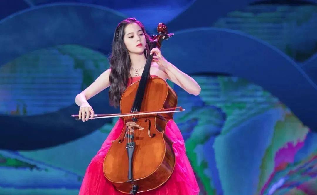 欧阳娜娜:我不是天赋型选手,我的努力比天赋更多!_练琴_时候_钢琴