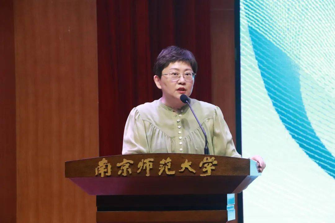 周燕部长对顺利结业的研究生厚生骨干卓越成长计划学员表示热烈祝贺