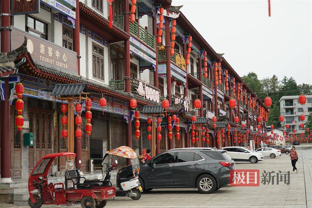 多年来,来凤县人民一直在尽力保护仙佛寺石窟这一文化瑰宝,希望珍贵的