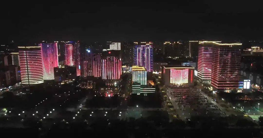 9月29日至10月16日,时代广场超燃灯光秀持续与市民相约_汕头市_国庆