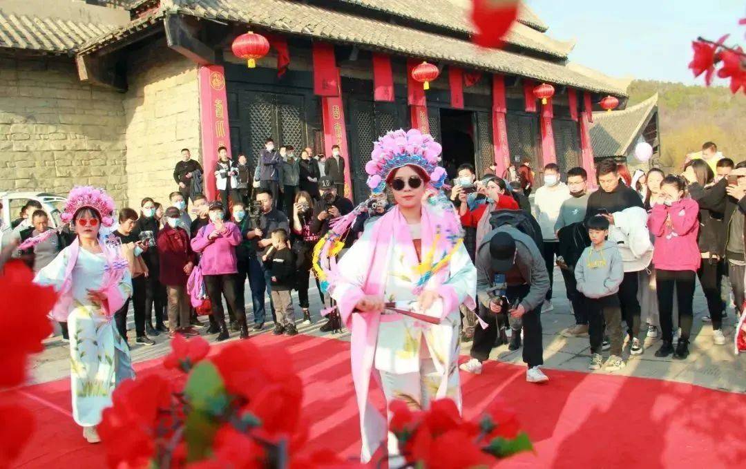 焦作这里真不赖,众国潮小姐姐带你嗨······_演出_影视城_游客