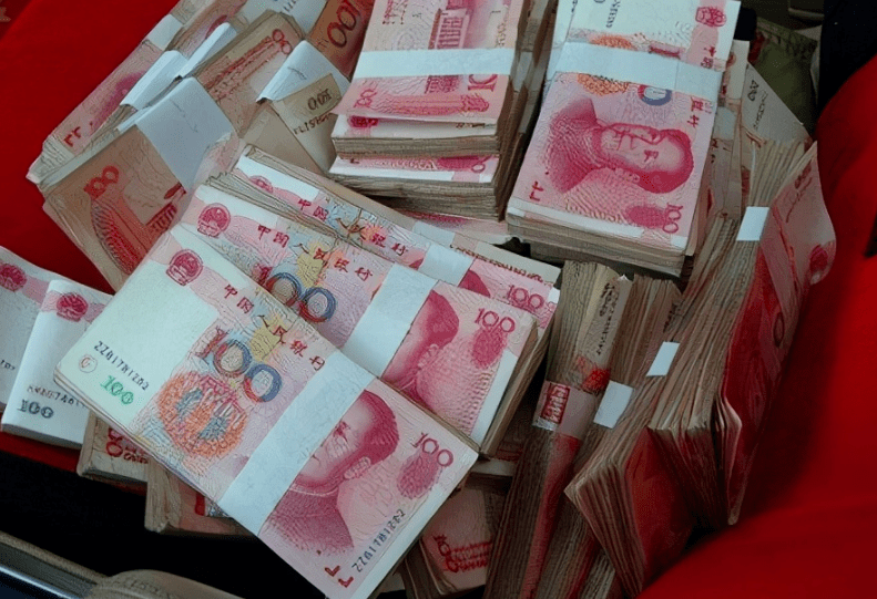 最近几年,持有大量现金的人为什么很焦虑?很现实的4个原因!_投资_人们_因为