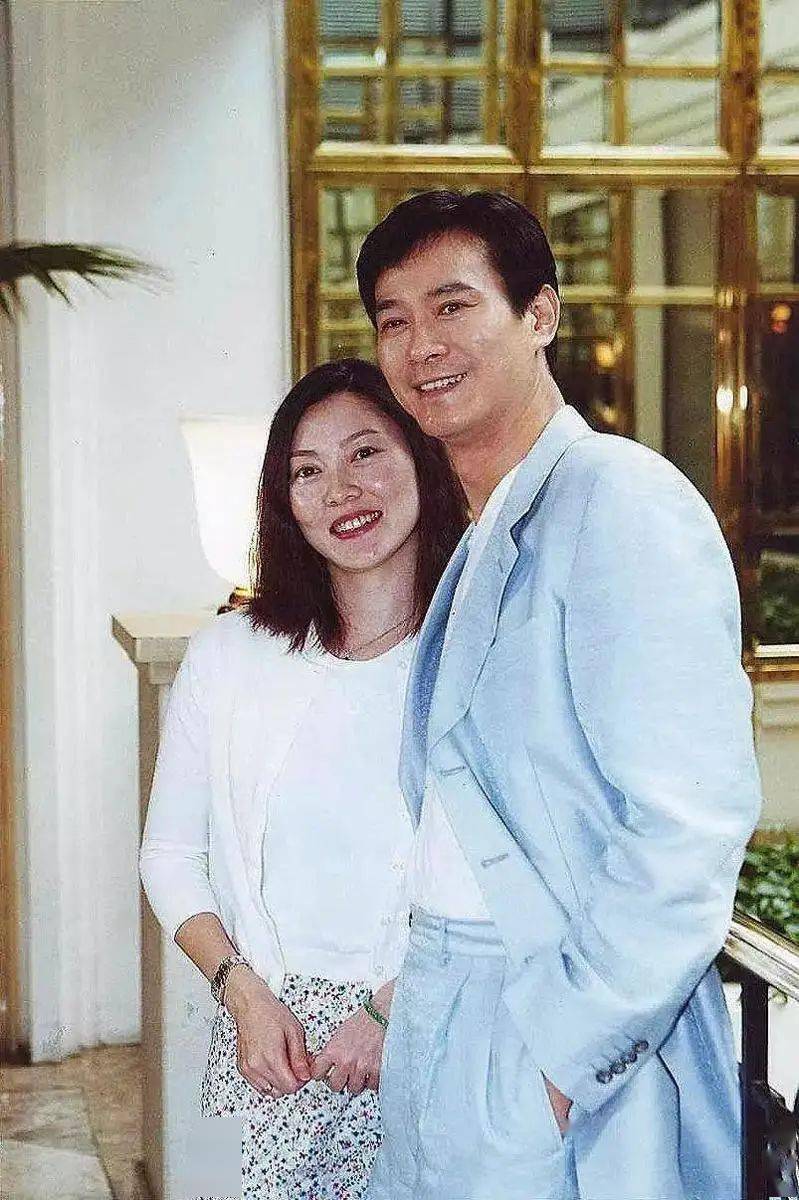 郑少秋第三任妻子是谁图片