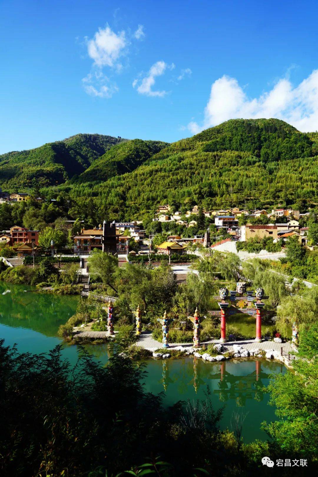 官鹅沟秋色美_宕昌_景区_游客