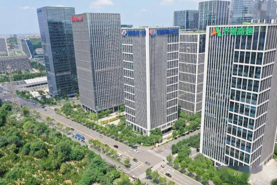 汉峪金谷街区:兼顾实用性与艺术性,产业集聚区展现别样魅力_绿化_景观