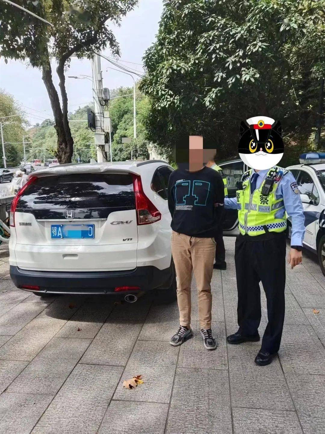 拦截这辆鄂a